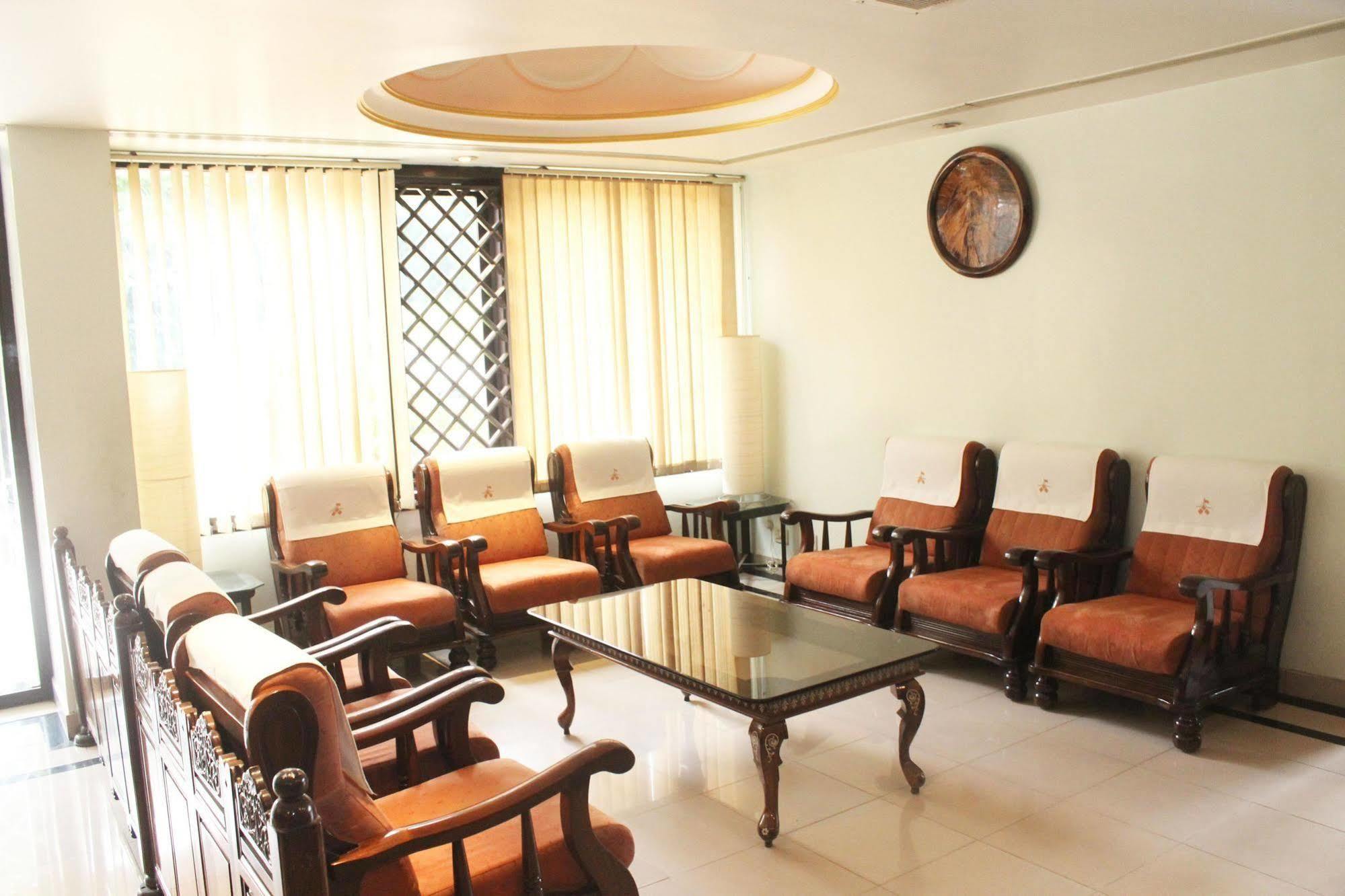 Treebo Trend Royal Inn Mysore Exterior foto